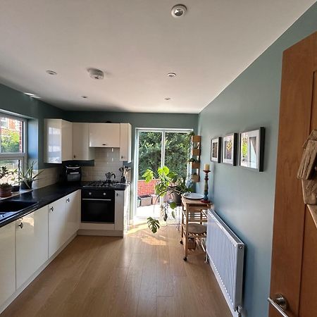 Double Room Yeovil Town Centre Экстерьер фото