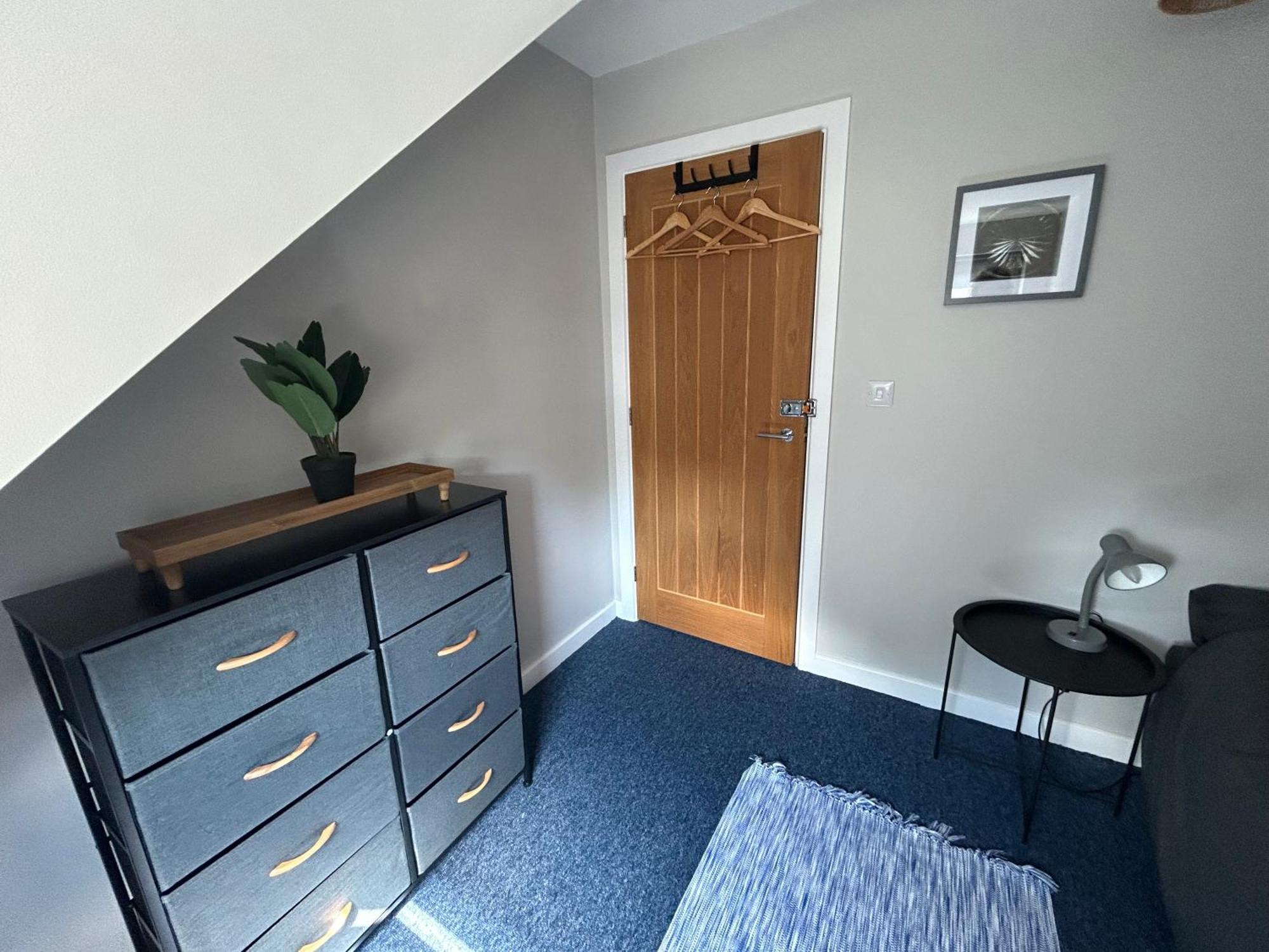 Double Room Yeovil Town Centre Экстерьер фото